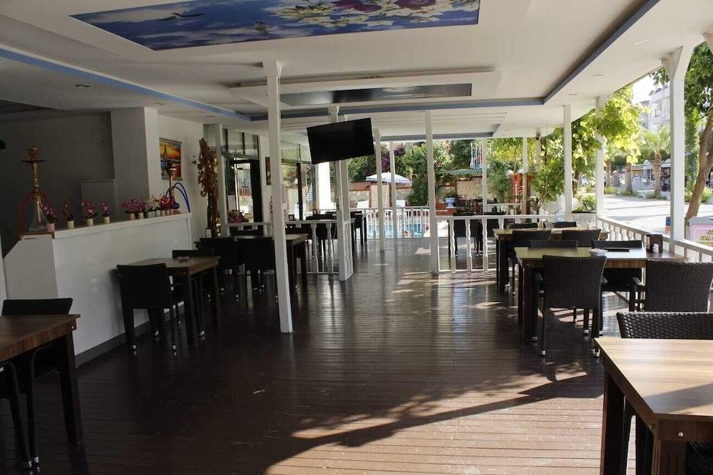 Moonlight Hotel Аланя Екстериор снимка